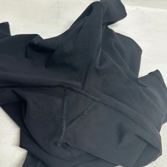 Lululemon Train Times Crop Cropped Pants Leggings Black Mesh Panels 21" Size 4 - Picture 11 of 11